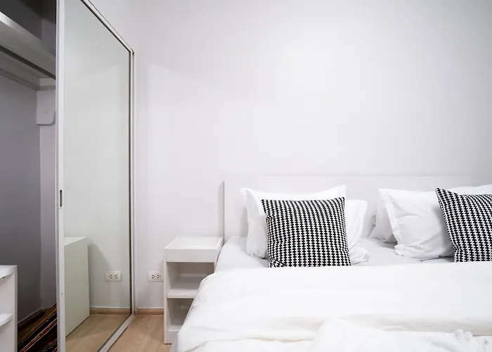 A Space By Cream Apartment *