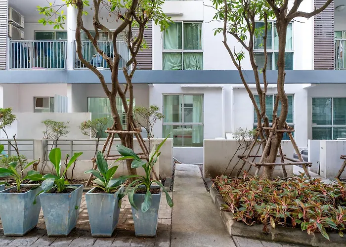 A Space By Cream Apartment *